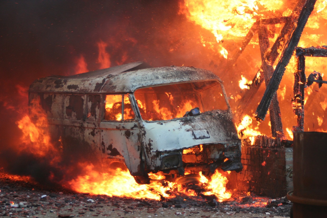 Die Feuerwehrleute in Frankreich, Spanien und Griechenland kämpften am Donnerstag gegen schwere Waldbrände und das bei extremer Hitze