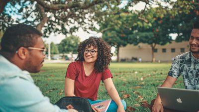 Studierende in 38 Ländern der Welt verfügen laut den neuesten Ergebnissen der OECD nur über die Lese- und Rechenfähigkeiten von Zehnjährigen
